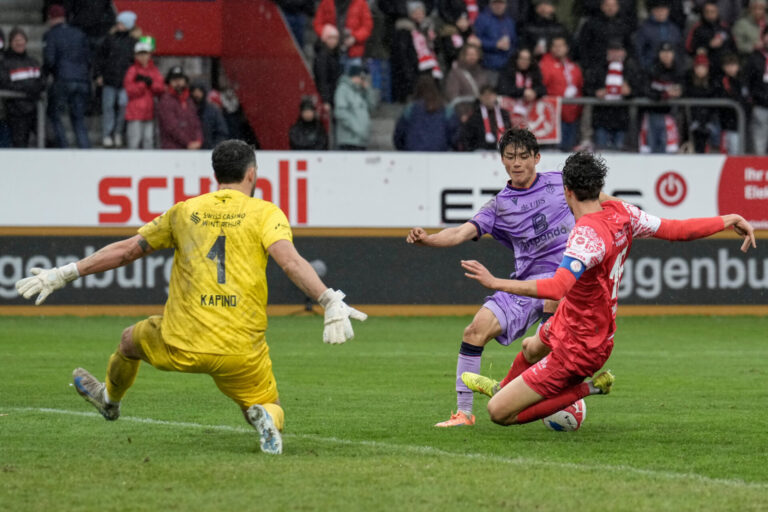 Die FCB-Spieler in der Einzelkritik: Tsunemoto zeigt den Willens-Treffer, Adjetey zeigt den Bock-Block