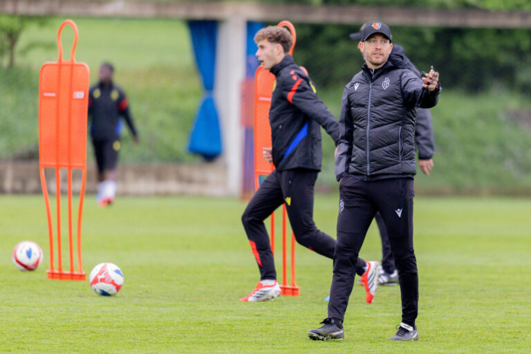 Erste Erkenntnisse nach Brand im Joggeli: Die Garderobe brannte nicht, Aarau liefert Bälle – und das Sion-Spiel scheint ungefährdet