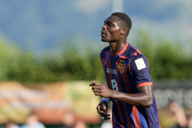 Von Basel nach Brentford?: Englisches Interesse an Jonas Adjetey wird konkreter