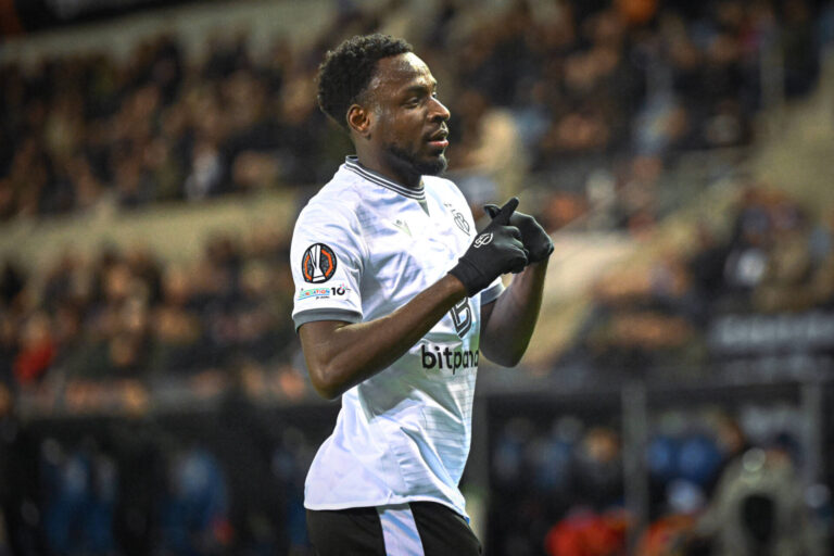 Abgang nach England?: Wolverhampton will Philip Otele