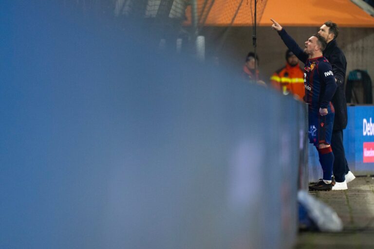 Gefüllte Kasse, sportlich bankrott