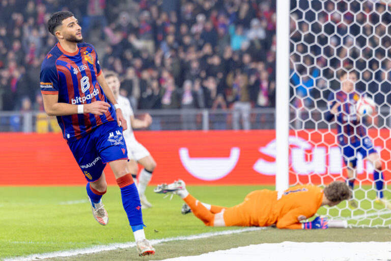 Die FCB-Spieler in der Einzelkritik: Shaqiri hat Mut, Bacanin zeigt Wut, Salah machts gut