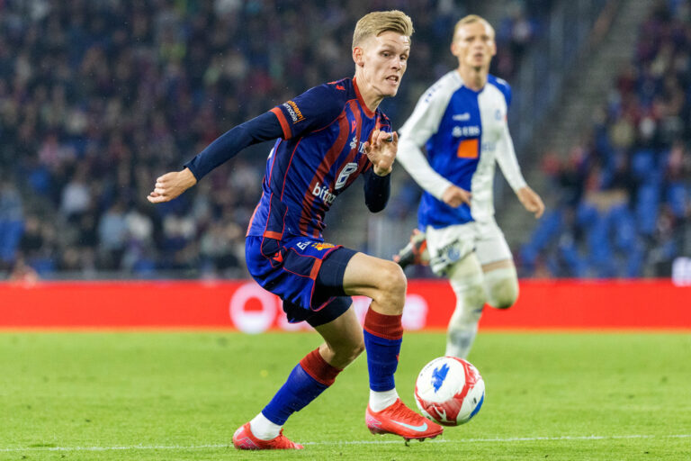 Vertrag bis 2029: Anton Kade: Transfer zum FC Augsburg nun offiziell bestätigt