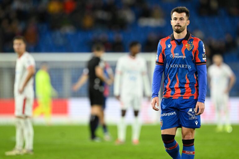 Rot nach Tätlichkeit: Albian Ajeti: Ein Ausfallschritt aufs Abstellgleis