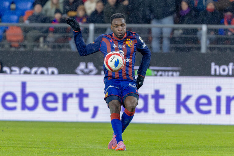 FC Basel: Vor Aston-Villa-Spiel: Birmingham City soll an Philip Otele interessiert sein