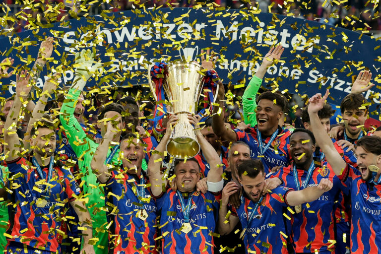 Alles zum Spiel gegen Luzern: Der FC Basel ist vor, während und nach dem Spiel in bester Partylaune