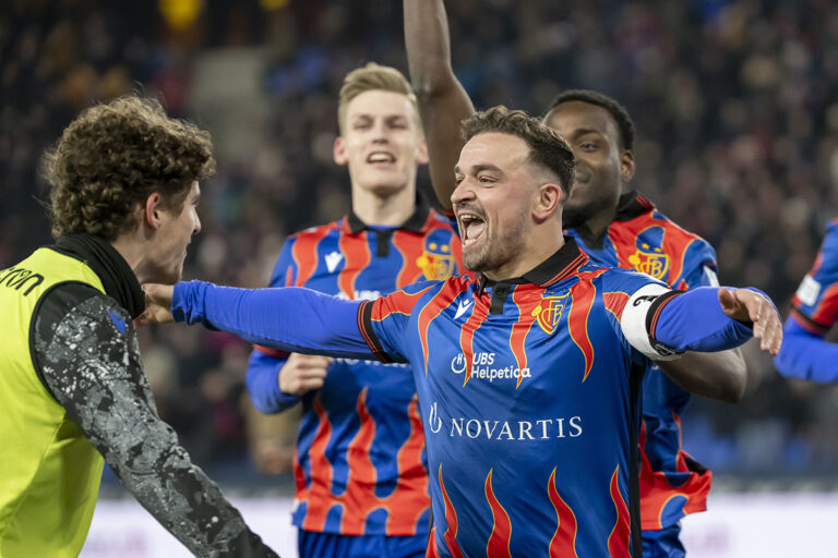 Der FC Basel gewinnt das Spitzenspiel gegen Luzern und grüsst von ganz oben