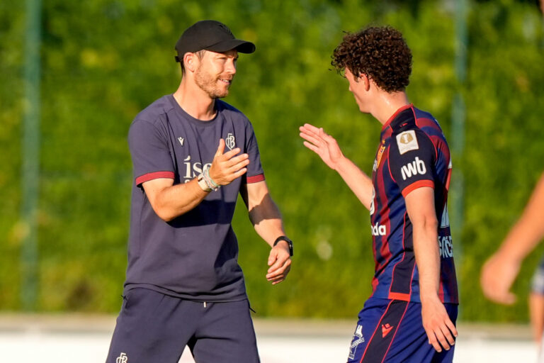 FCB-Trainer unter Zugzwang: Stephan Lichtsteiner: Auf die Schonzeit folgt eine eng bemessene Lieferfrist