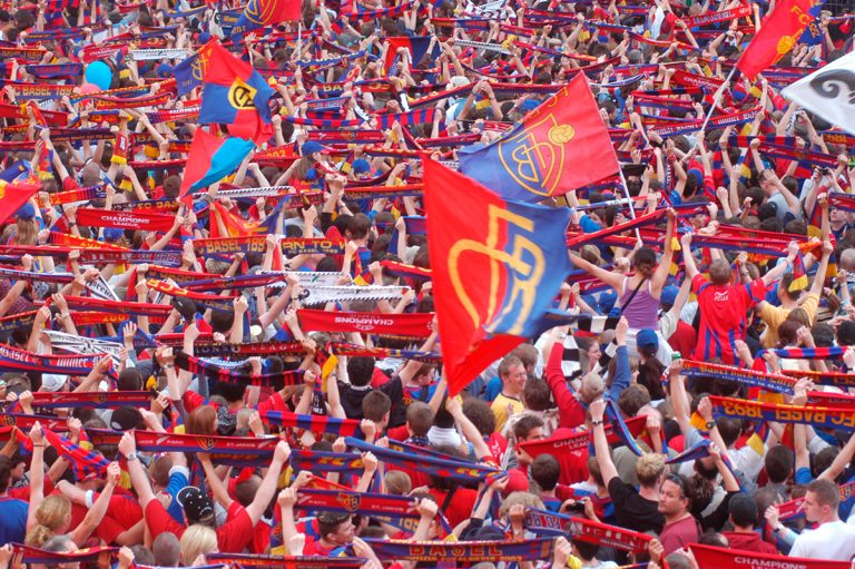 «FCB direkt» – Rotblau total: In Basel ist wieder FCB-Euphorie. Zu Recht? «Na ja!»