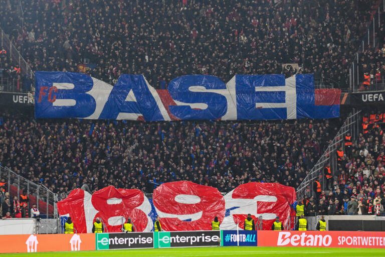 FC Basel: Nächste Panne: Trotz Ticket: FCB-Fans werden in Freiburg vor dem Stadion abgewiesen