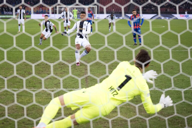 FCB-Goalie in Topform: Marwin Hitz und die Sogwirkung der Vertragsverlängerung