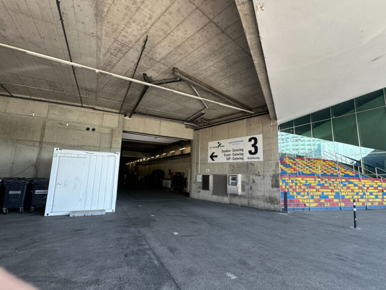 Brand im St.-Jakob-Park: Kurz nach 21 Uhr wurde das Feuer entdeckt