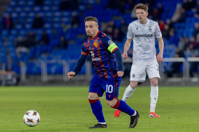 Die FCB-Spieler in der Einzelkritik: Xherdan Shaqiri findet erst spät ins Spiel, viele andere FCB-Akteure gar nicht