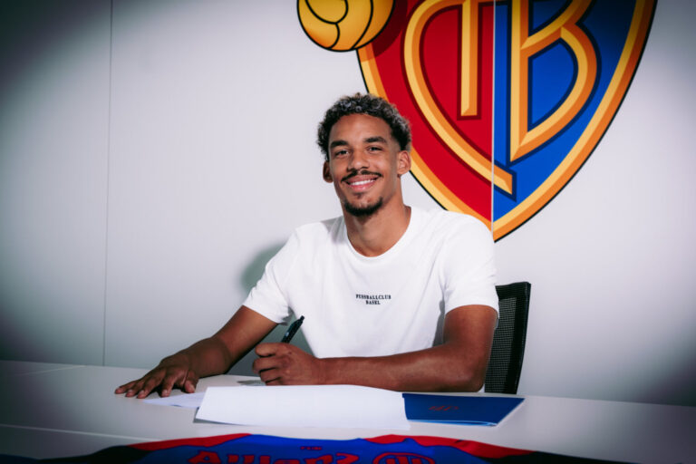 Jetzt ist es offiziell: Der FC Basel verpflichtet Linksverteidiger Coleen Louis