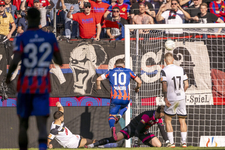 So ganz untypisch für den Leader: Wie der FCB gegen Lugano doch noch zum Sieg kommt