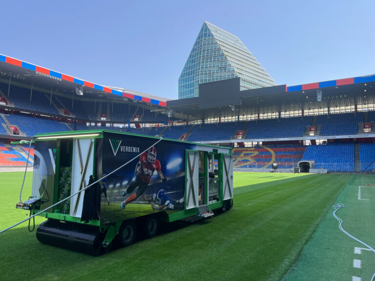 Hybrid-Grün im St.-Jakob-Park: Fussballplatz statt Acker: Ein Plastik-Upgrade für den Joggeli-Rasen