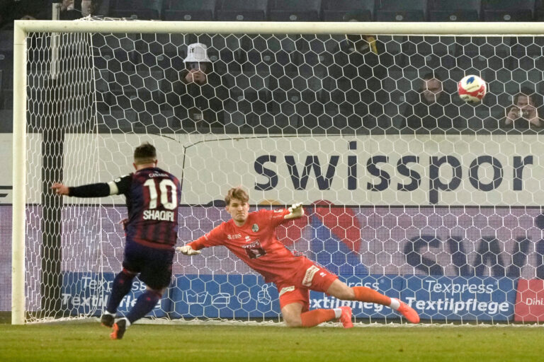 Alles zum 2:1-Sieg in Luzern: Gegen Luzern vollbringt Shaqiri einen Hattrick der besorgniserregenden Sorte