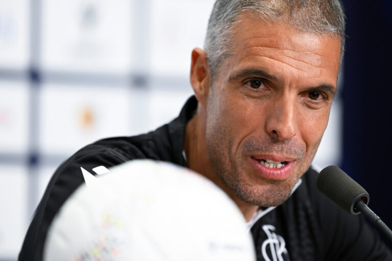 Zukunft des FCB-Trainers: Fabio Celestinis Tanz zwischen zwei Welten