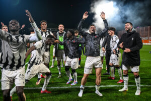 Fg_ld-hjK9U9QxU4etDY4d.jpg Fg_ld-hjK9U9QxU4etDY4d.jpg