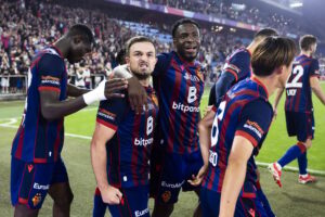 Rosige Aussichten für Rot-Blau, die Schweizer Konkurrenz hätte weniger Freude: Der FC Basel spielt um 20 Millionen und noch viel mehr Rosige Aussichten für Rot-Blau, die Schweizer Konkurrenz hätte weniger Freude: Der FC Basel spielt um 20 Millionen und noch viel mehr