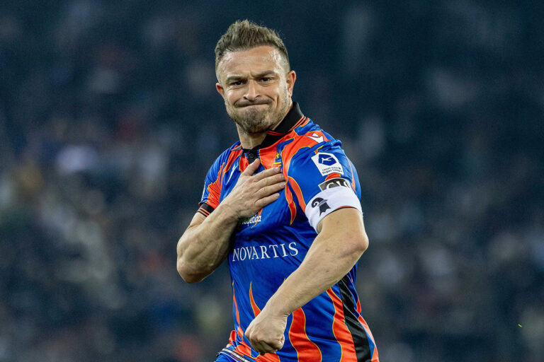 Mit grimmiger Entschlossenheit und heiligem Eifer erfüllt Xherdan Shaqiri seine Mission