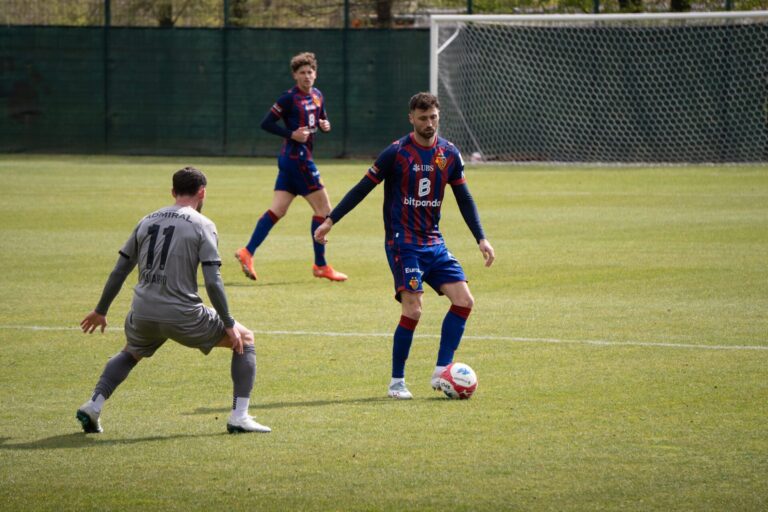 Der FC Basel verliert im Test gegen den FC Vaduz mit einer wackligen Dreierkette und vielen Jungen 2:5