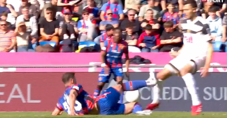 «Gesundheit gefährdet»: Darum hätte FCB-Ajeti Rot sehen müssen