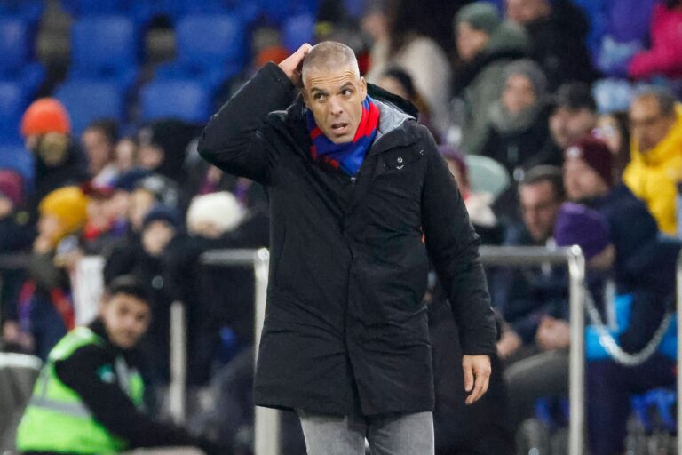 Trotz Sieg und Titeltraum: FCB-Coach kritisiert sein Team sehr scharf