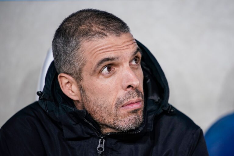 Trotz Kampf um zwei Titel: Steht der FCB-Coach vorm Rausschmiss?