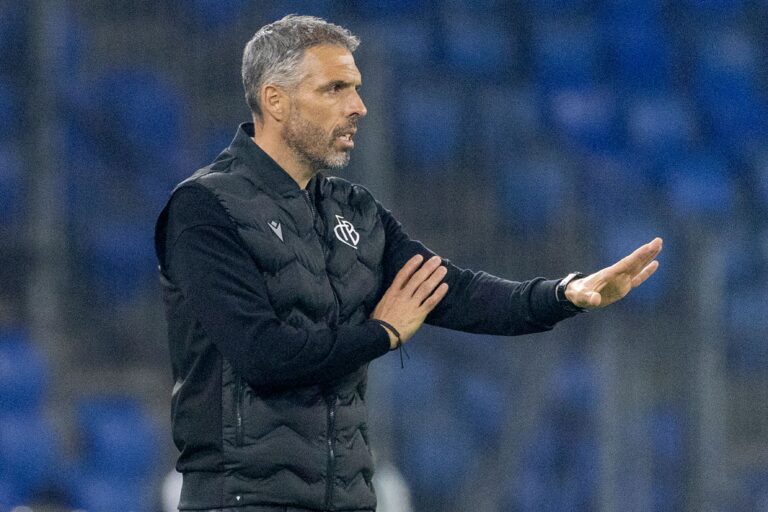 Nach Rausschmiss-Gerüchten: FCB-Coach holt zur grossen Kritik aus