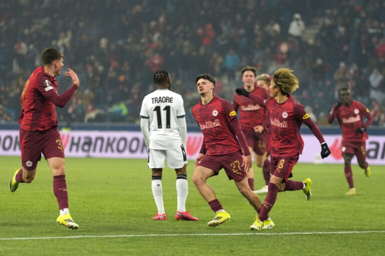 Auf die Hörner genommen: Der FC Basel ist in Salzburg chancenlos